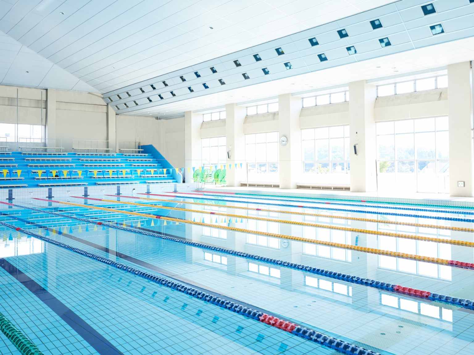 Ventilación y climatización en piscinas cubiertas: cómo garantizar un ambiente seguro, saludable y eficiente